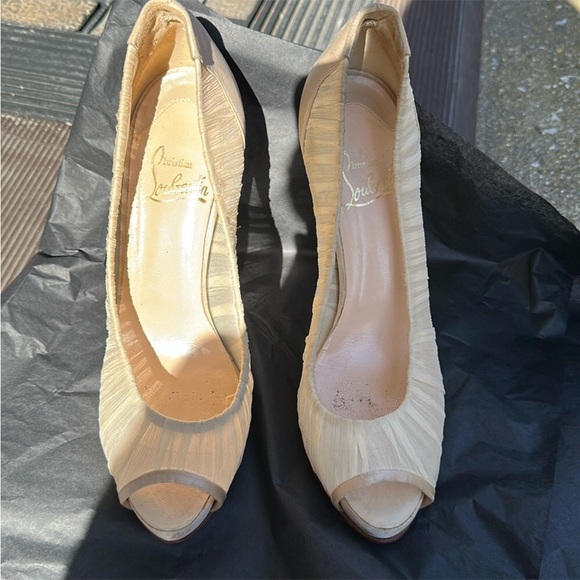 Authentic Christian Louboutin👠♥️💋.. - Picture 3 of 11